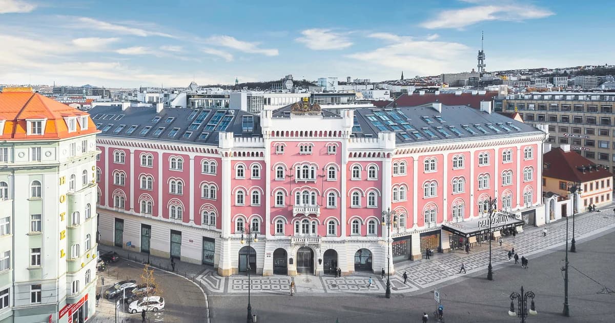 Disturbed Media Group Creates 3D Holographic Campaign for AXE at Prague Shopping Center — 3