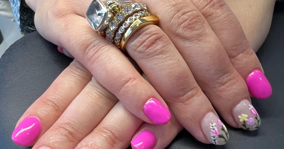 Freelance Creator Mahrukh Kalandan Produces Brand Content for TheWhiteRoom Nail Studio — 2